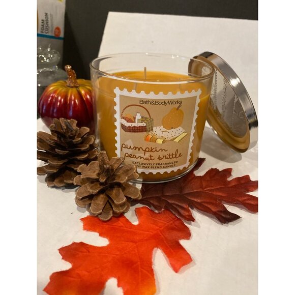 Bath & Body Works “Pumpkin Peanut Brittle” NEW 3 Wick Candle - Picture 1 of 5